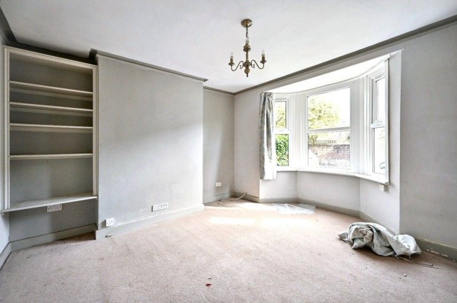 82 Bedford Road, Horsham, RH13 5BH 8