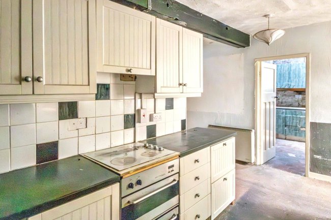 43 Church Street, Maiden Bradley, Warminster, Wiltshire BA12 7HW 7