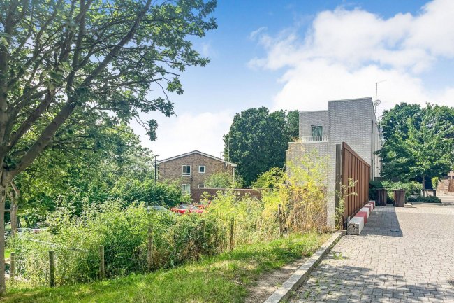 Land to the south of 73 -131 Marston Way, Upper Norwood, London SE19 3JB 6