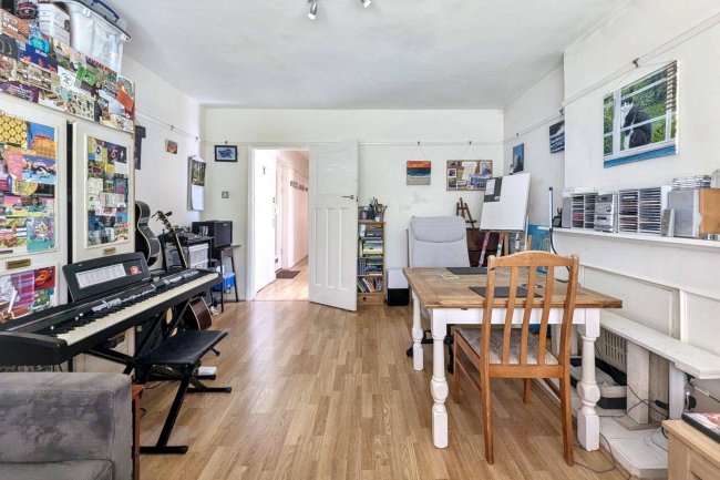 12a Cintra Court, Patterson Road, London SE19 2LB 6