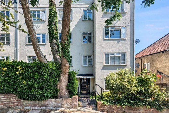 12a Cintra Court, Patterson Road, London SE19 2LB 6