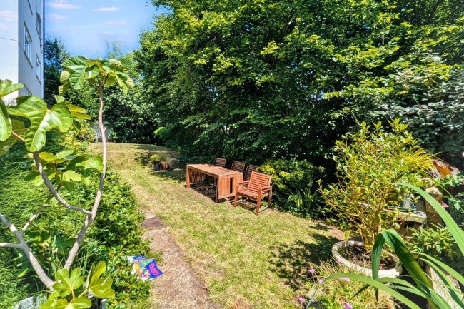 12a Cintra Court, Patterson Road, London SE19 2LB 6