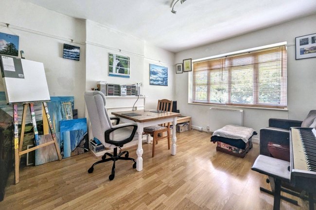 12a Cintra Court, Patterson Road, London SE19 2LB 6