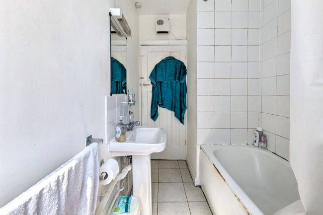 12a Cintra Court, Patterson Road, London SE19 2LB 6