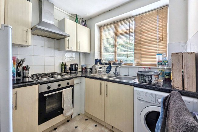 12a Cintra Court, Patterson Road, London SE19 2LB 6