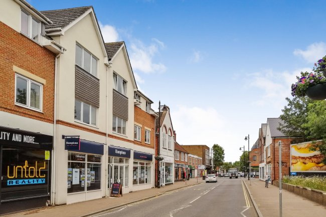 171-173 Fleet Road, Fleet GU51 3PD 8