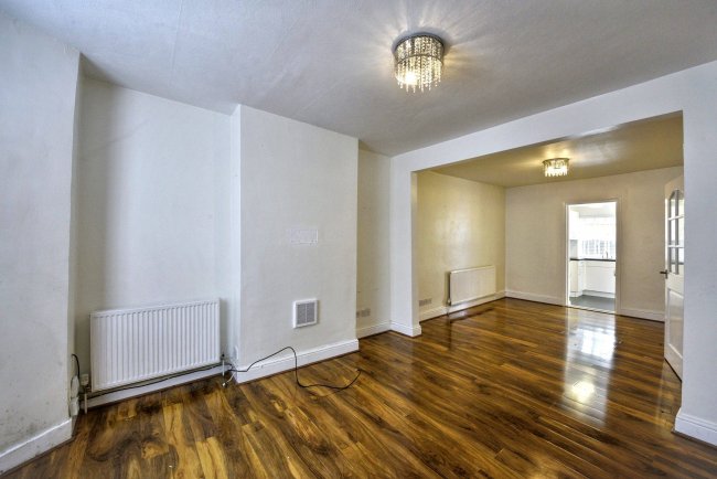 58 Carmichael Road, South Norwood, London SE25 5LX 4