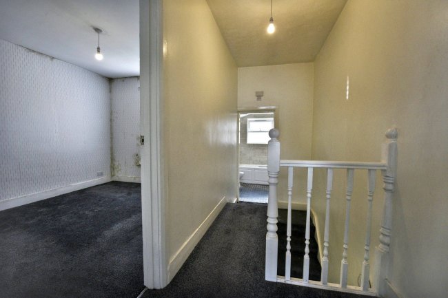 58 Carmichael Road, South Norwood, London SE25 5LX 4