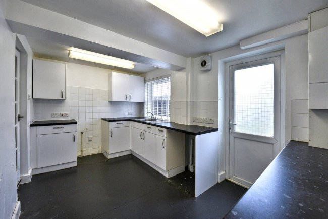 58 Carmichael Road, South Norwood, London SE25 5LX 4