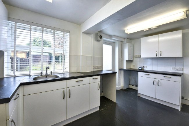 58 Carmichael Road, South Norwood, London SE25 5LX 4