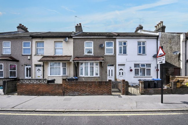 58 Carmichael Road, South Norwood, London SE25 5LX 4
