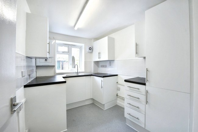 Flat 2, Lazlo House, 55 Shenley Road, Camberwell, London SE5 8LX 4