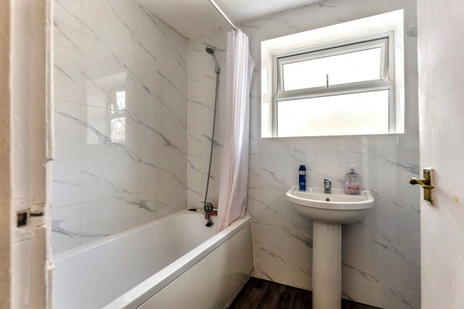 52/54 County Street, Oldham, Manchester, OL8 3RN 6