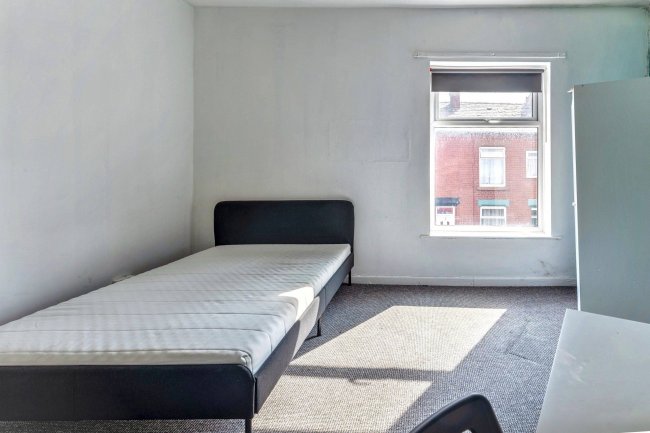 52/54 County Street, Oldham, Manchester, OL8 3RN 6