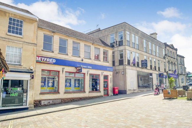 67 Market Place, Chippenham, Wiltshire, SN15 3HG 10