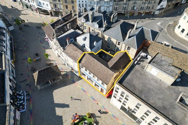 67 Market Place, Chippenham, Wiltshire, SN15 3HG 10