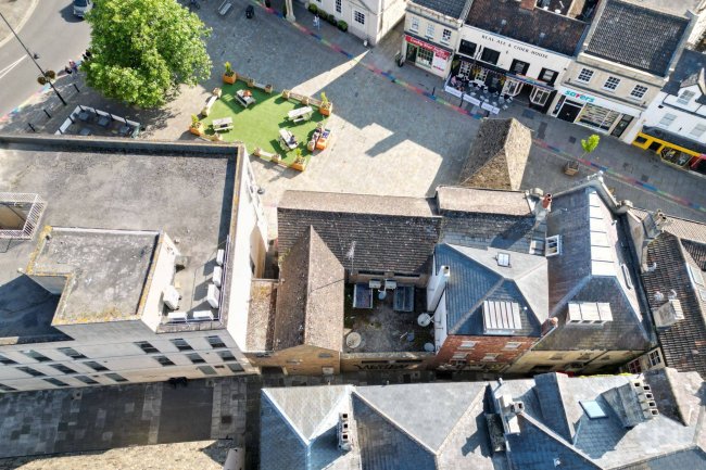 67 Market Place, Chippenham, Wiltshire, SN15 3HG 10