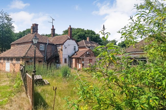 The Rising Sun, Ermin Street, Stockcross, Newbury, Berkshire RG20 8LG 4