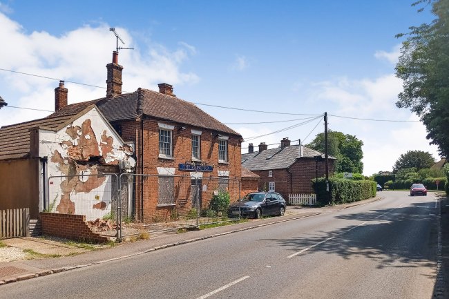 The Rising Sun, Ermin Street, Stockcross, Newbury, Berkshire RG20 8LG 4