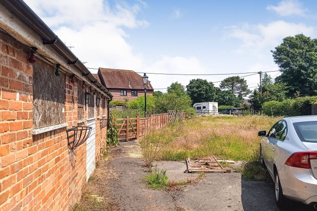 The Rising Sun, Ermin Street, Stockcross, Newbury, Berkshire RG20 8LG 4