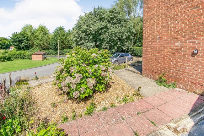 4 Hatfields, Marden, Devizes, Wiltshire, SN10 3RL 9