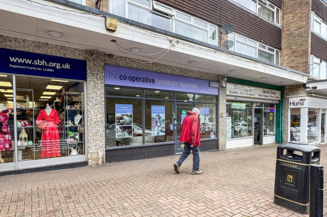 21 Park Parade Central, Hazlemere, HP15 7AA 5