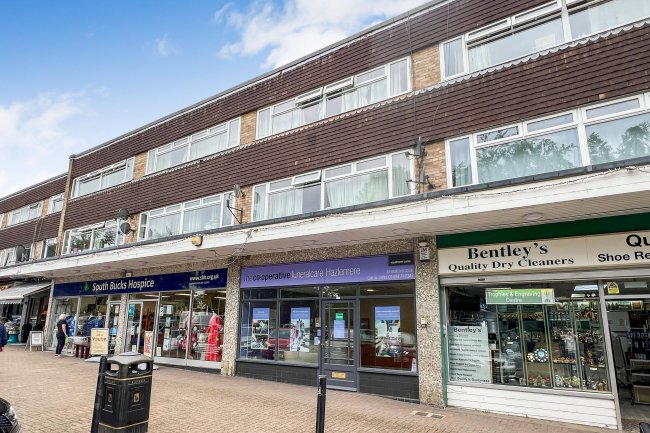 21 Park Parade Central, Hazlemere, HP15 7AA 5