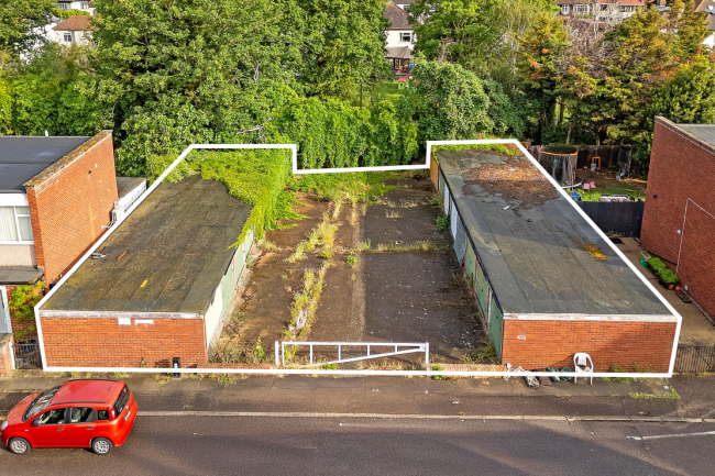 Garages between 27 & 29 Aldersgrove Avenue, Mottingham, London, SE9 4PH 3