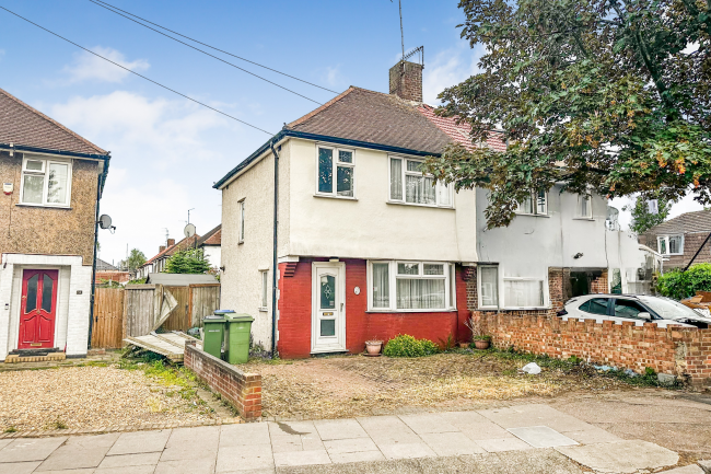52 Churchmanor Way, Abbey Wood, London SE2 9HP 8