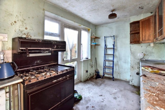 52 Churchmanor Way, Abbey Wood, London SE2 9HP 8