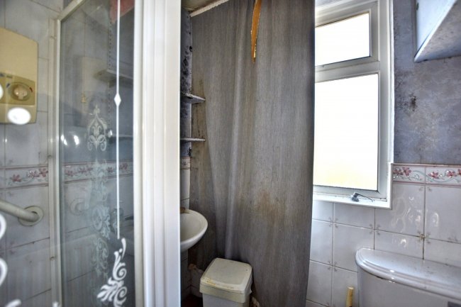 52 Churchmanor Way, Abbey Wood, London SE2 9HP 8