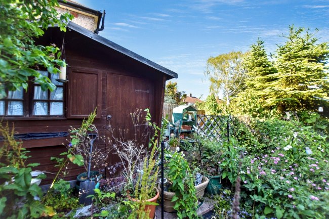 52 Churchmanor Way, Abbey Wood, London SE2 9HP 8