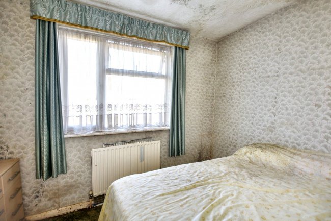 52 Churchmanor Way, Abbey Wood, London SE2 9HP 8