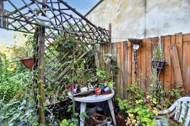 52 Churchmanor Way, Abbey Wood, London SE2 9HP 8