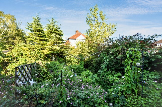 52 Churchmanor Way, Abbey Wood, London SE2 9HP 8