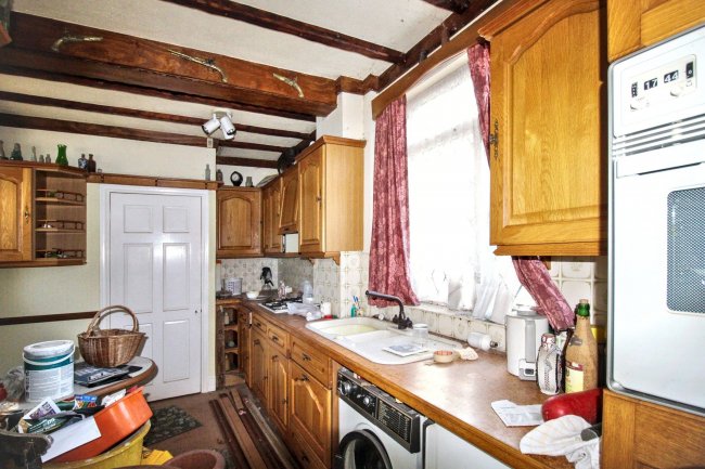 499a Upper Brentwood Road, Romford, RM2 6LA 5