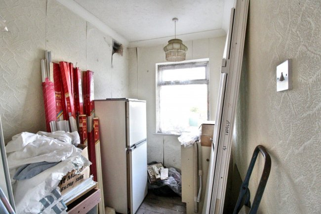 499a Upper Brentwood Road, Romford, RM2 6LA 5