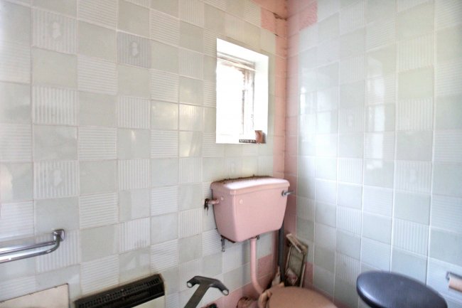 499a Upper Brentwood Road, Romford, RM2 6LA 5