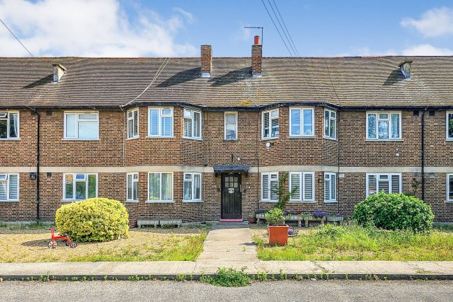 6 Algar Close, Isleworth, Middlesex, TW7 7AQ 4