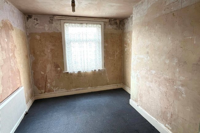 42 Ascot Road, Tooting, London SW17 9JJ 4