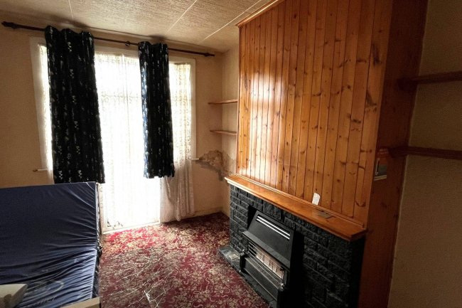 42 Ascot Road, Tooting, London SW17 9JJ 4