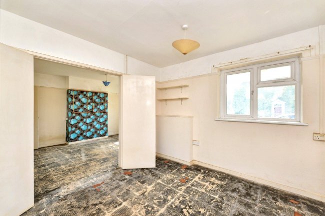 52 High Street, Henlow, SG16 6AA 1