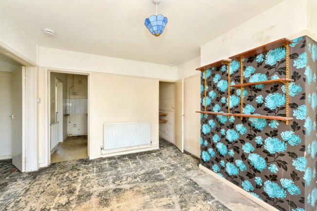 52 High Street, Henlow, SG16 6AA 1