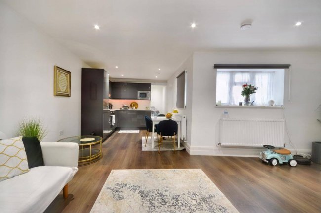 Flat 1 - Flat 3, 2A Wendover Road, London, NW10 4RT 9