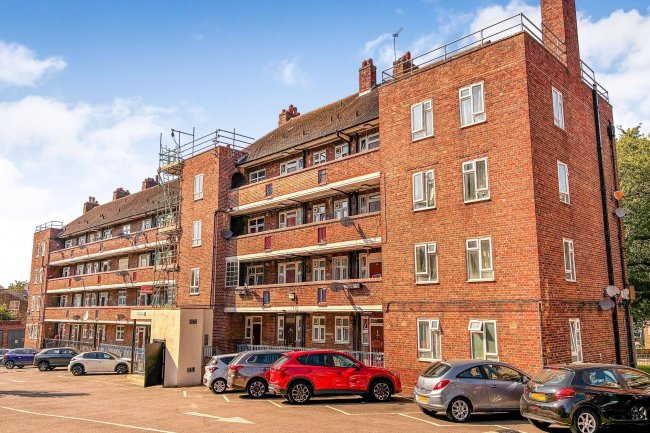 Flat 18, Bartell House, Tulse Hill, London, SW2 2LS 10