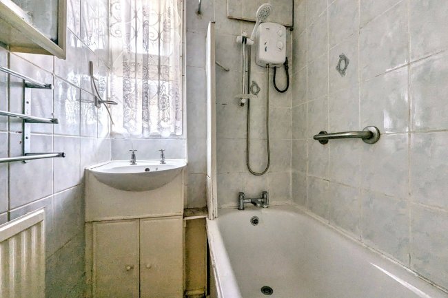 Flat 18, Bartell House, Tulse Hill, London, SW2 2LS 10