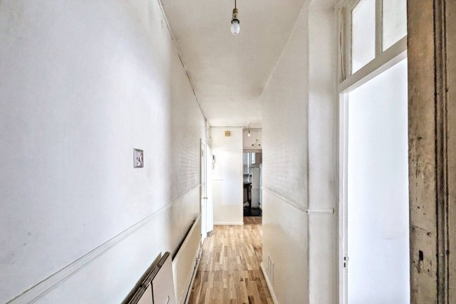 Flat 18, Bartell House, Tulse Hill, London, SW2 2LS 10