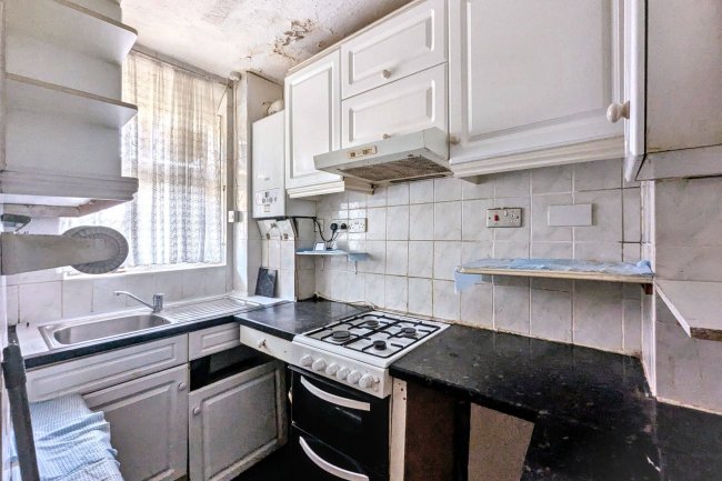 Flat 18, Bartell House, Tulse Hill, London, SW2 2LS 10