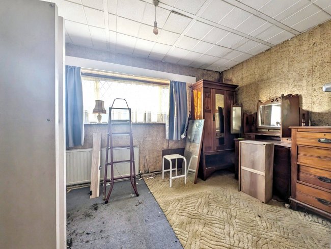 82 Grange Road, Chessington, KT9 1EY 1