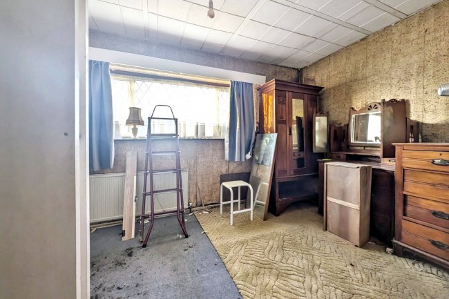 82 Grange Road, Chessington, KT9 1EY 1